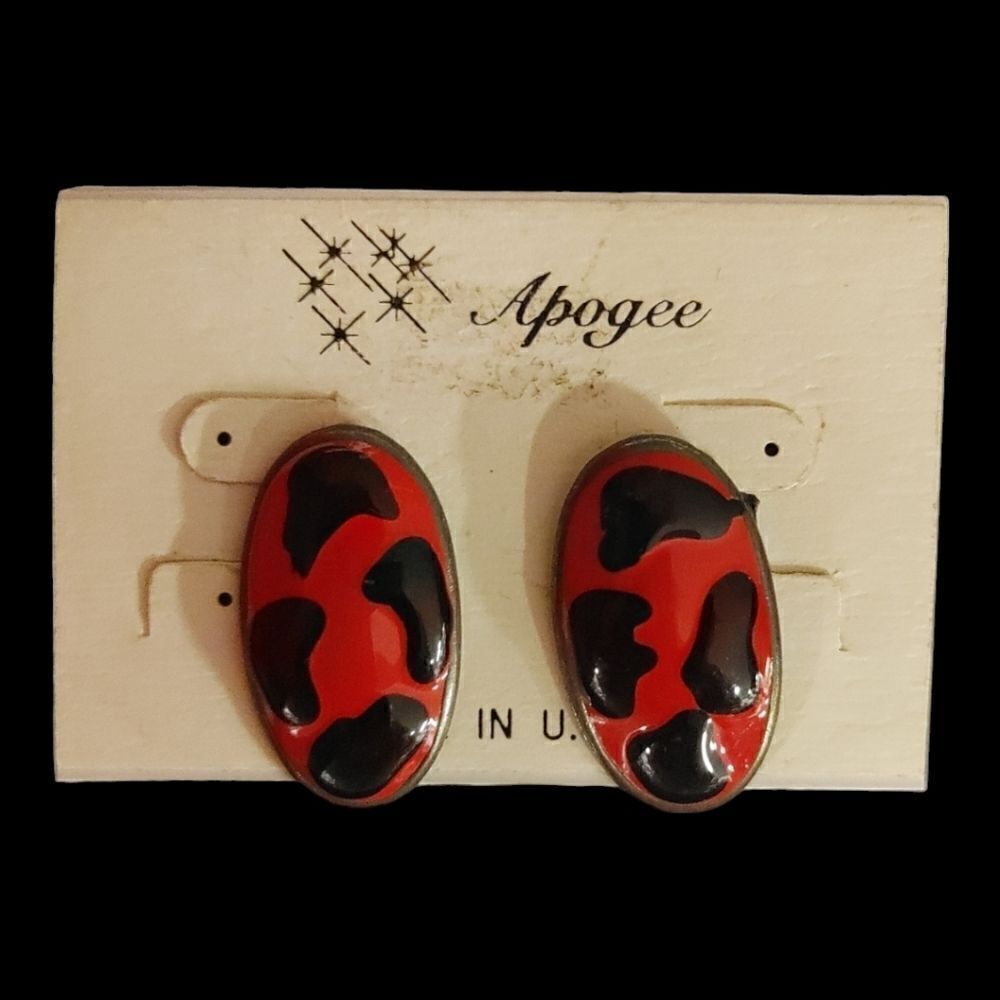 APOGEE RED AND BLACK PIERCED EARRINGS